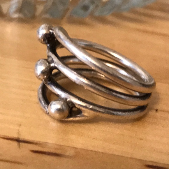 Silver ring - Picture 3 of 6